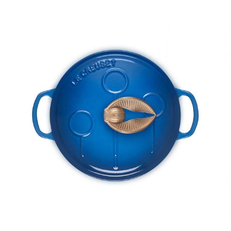 le-creuset-quidditch-signature-round-dutch-oven-3