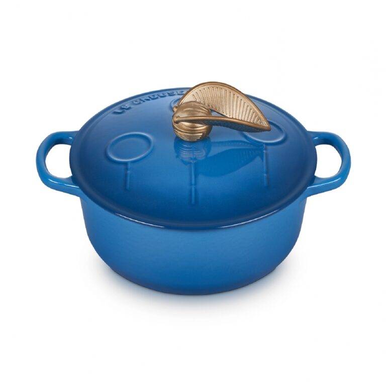 le-creuset-quidditch-signature-round-dutch-oven
